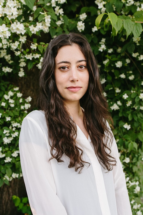 نویسنده مقاله: Genevieve Michaels