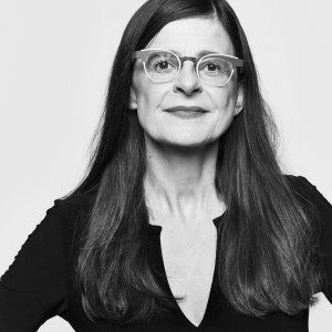 نویسنده مقاله: BELINDA LUSCOMBE