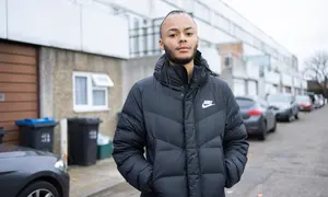 نویسنده مقاله: Daniel Lavelle