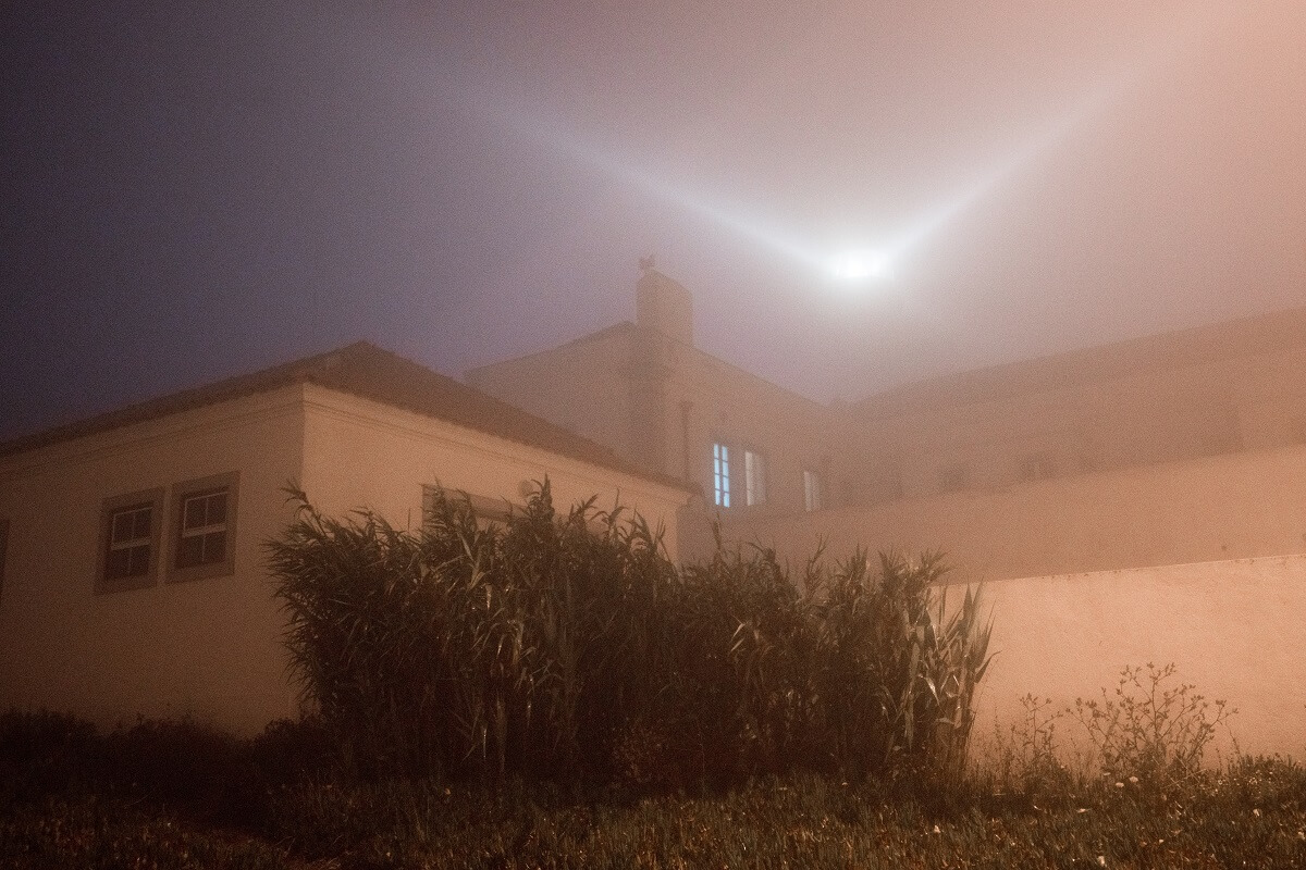 نوری شبیه به بشقاب پرنده