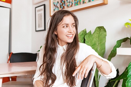 نویسنده مقاله: Molly Young