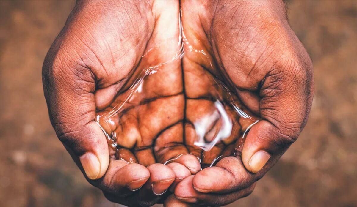 داستان تکامل نوع انسان و ارتباطش با نیاز شدید انسان به نوشیدن آب